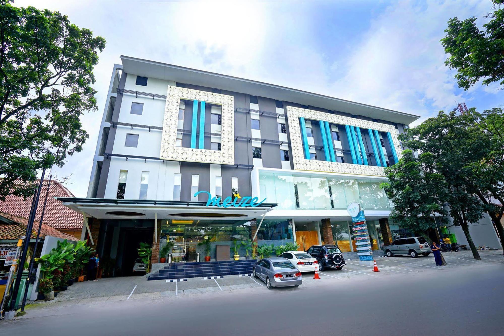 Meize Hotel 3*